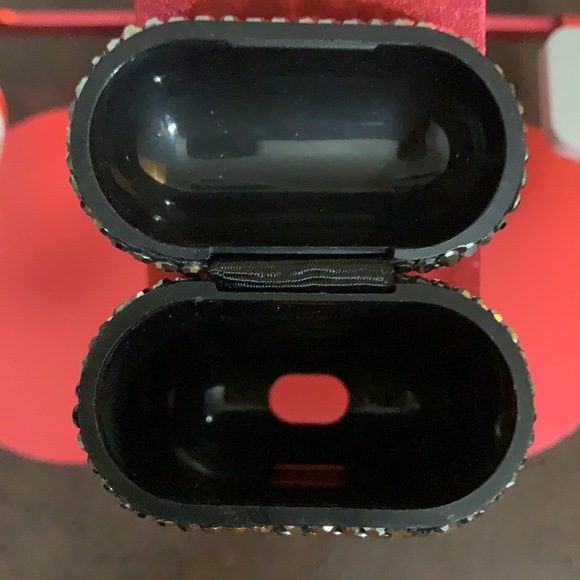 SARINA BLACK LABEL CASE FOR AIRPODS - Picture 2 of 3